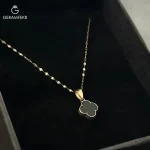 آویز-ونکلیف-با-سنگ-اونیکس-مشکی