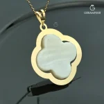 آویز-طلای-ونکلیف-با-صدف
