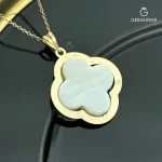 آویز-طلای-ونکلیف-با-صدف