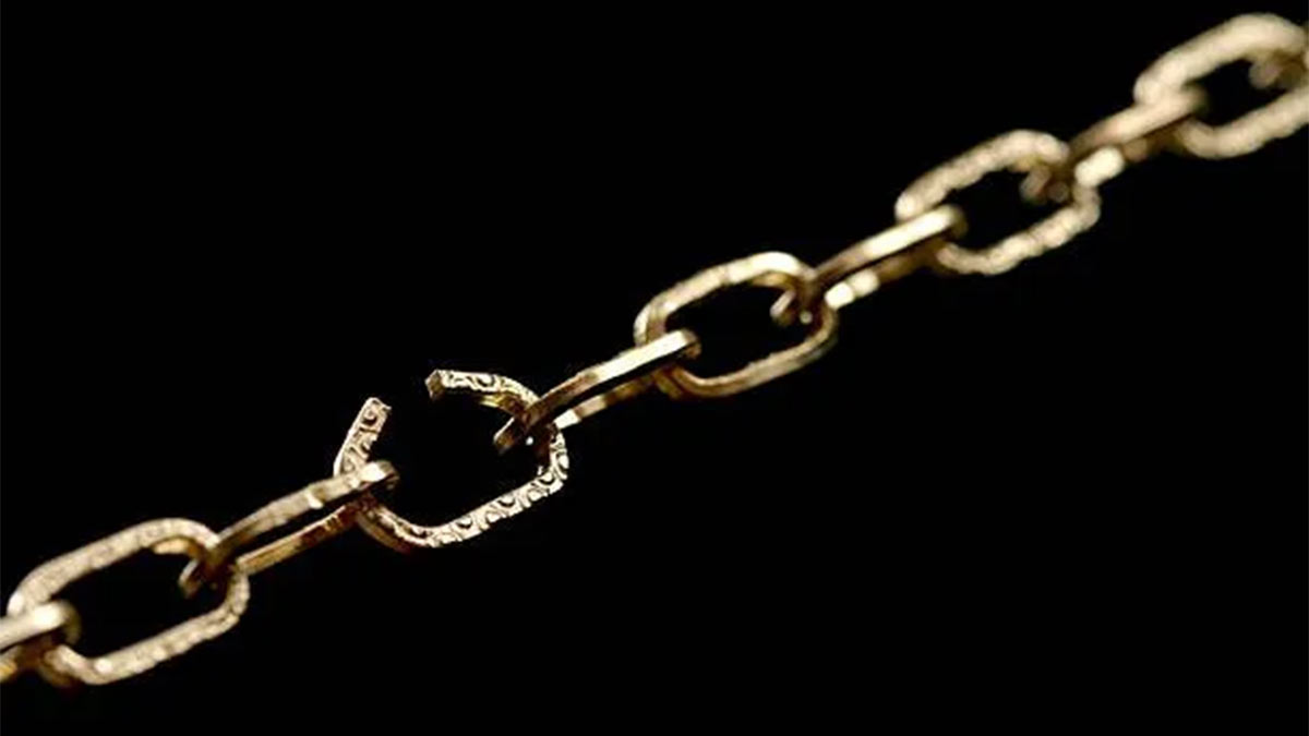 عوامل موثر بر کاهش عمر اکسسوری طلا + پیشگیری